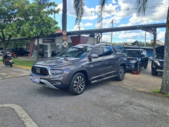 FIAT TORO 2.0 16V TURBO DIESEL RANCH 4WD AT9 FIAT TORO 2.0 16V TURBO DIESEL RANCH 4WD AT9